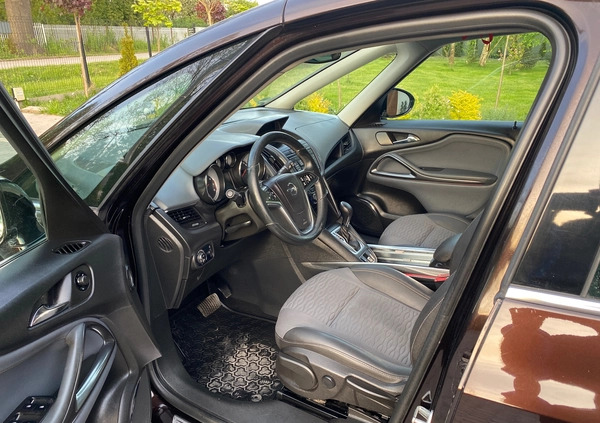 Opel Zafira cena 37900 przebieg: 203000, rok produkcji 2012 z Kielce małe 781